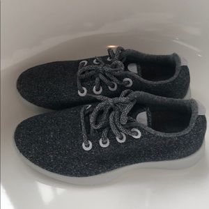 Allbirds. Wool Runners.  Lace-up wool shoe.